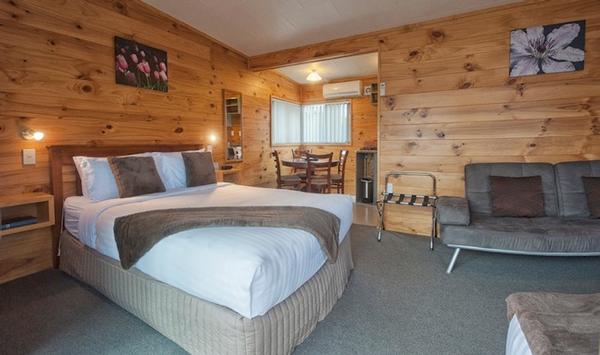 A Top Motel room in Rotorua is the perfect example of how warm and welcoming rooms can be.  